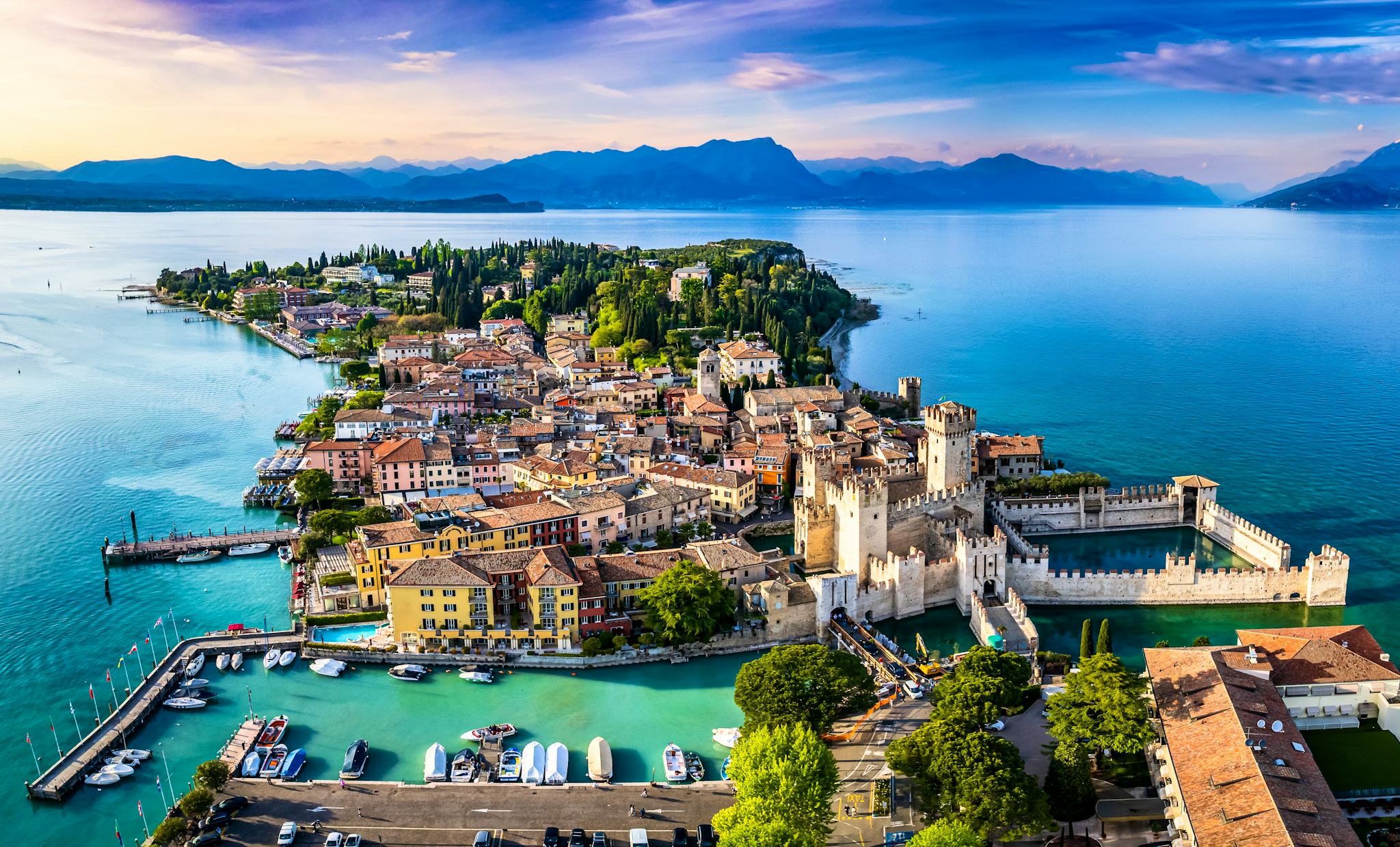 Verona to Sirmione and Riva del Garda: Private day trip